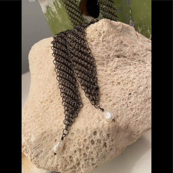 Mesh Chain Necklace with freshwater Pearls - Picture 4 of 6